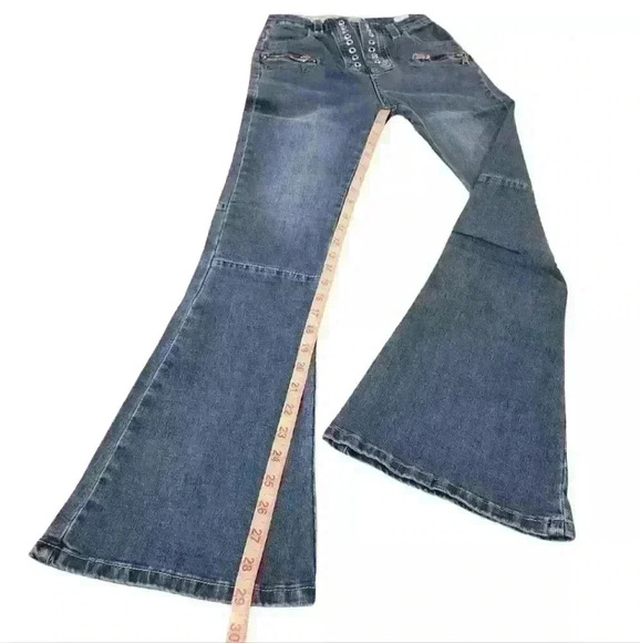 Astonishing Power Denim Lace-Up Medium Wash Bell Flare Zip-Detail Jeans - Picture 5 of 10